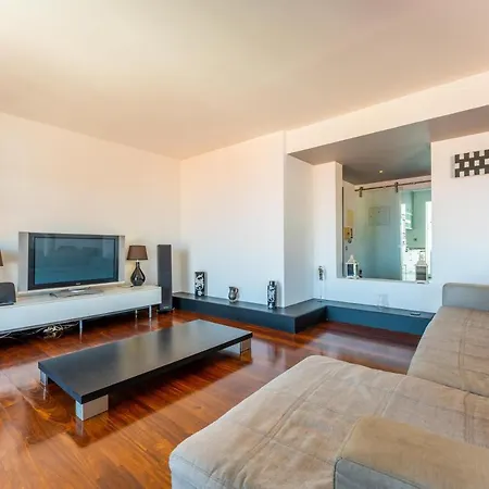 Flh Artistic With Balcony *