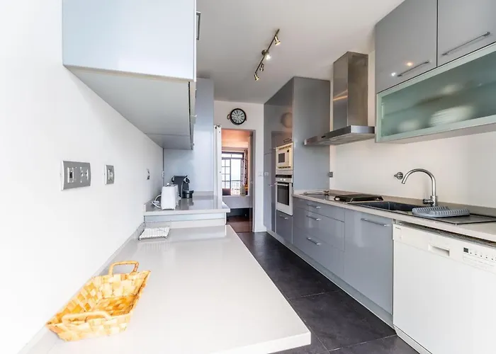 Flh Artistic With Balcony * Funchal (Madeira)