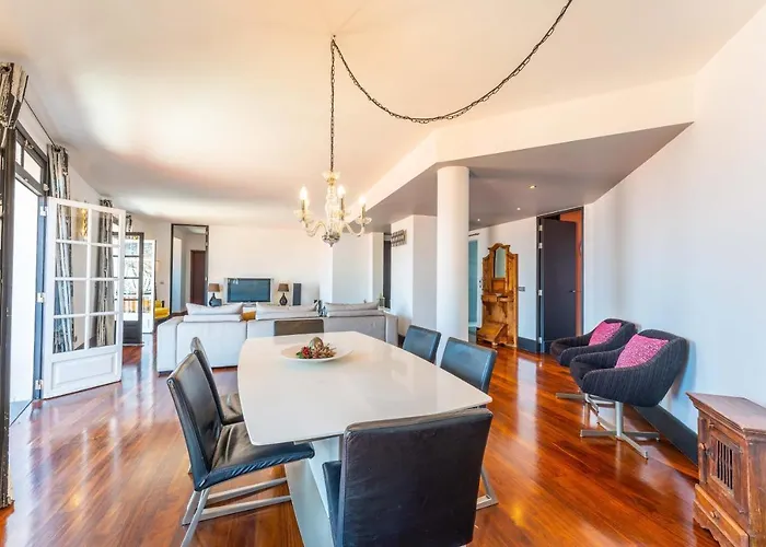 Flh Artistic With Balcony Apartmán *