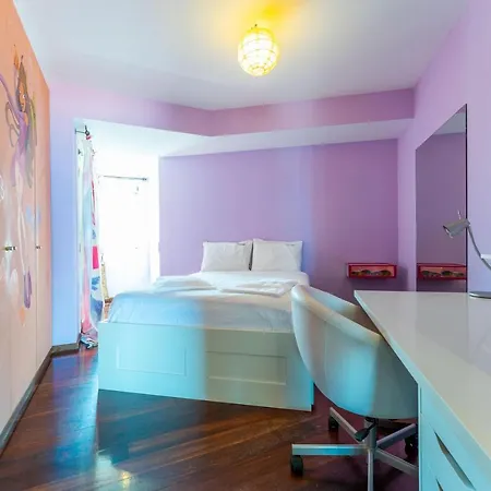 Flh Artistic With Balcony