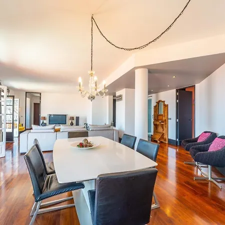 Flh Artistic With Balcony Apartament *