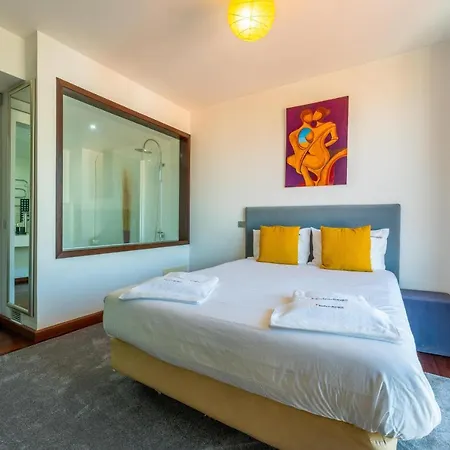 Flh Artistic With Balcony *